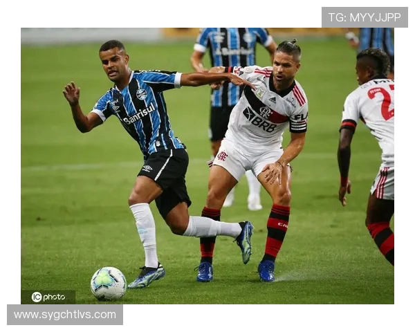 弗拉门戈球队鏖战激烈，揭示巴西足球激情与战略对决的精彩瞬间