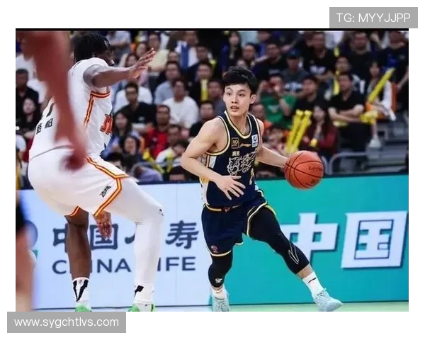 广东宏远迎战强敌激战全场 球迷热情高涨期待精彩对决